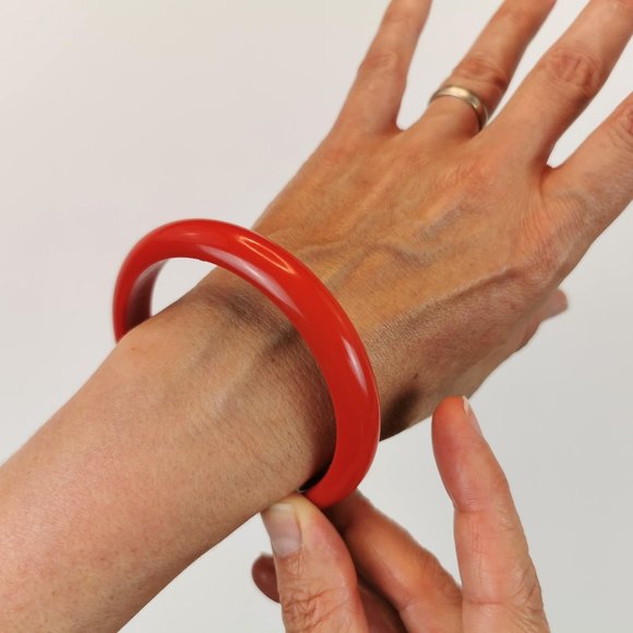 Red Plastic Vintage 1980s Bracelet - Picture 1 of 11